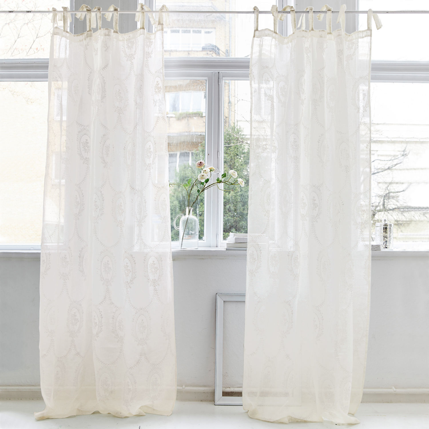 Gardine Loix Transparente weiße Vorhänge mit feinem Muster, leichte Stoffe zur Fensterdekoration
