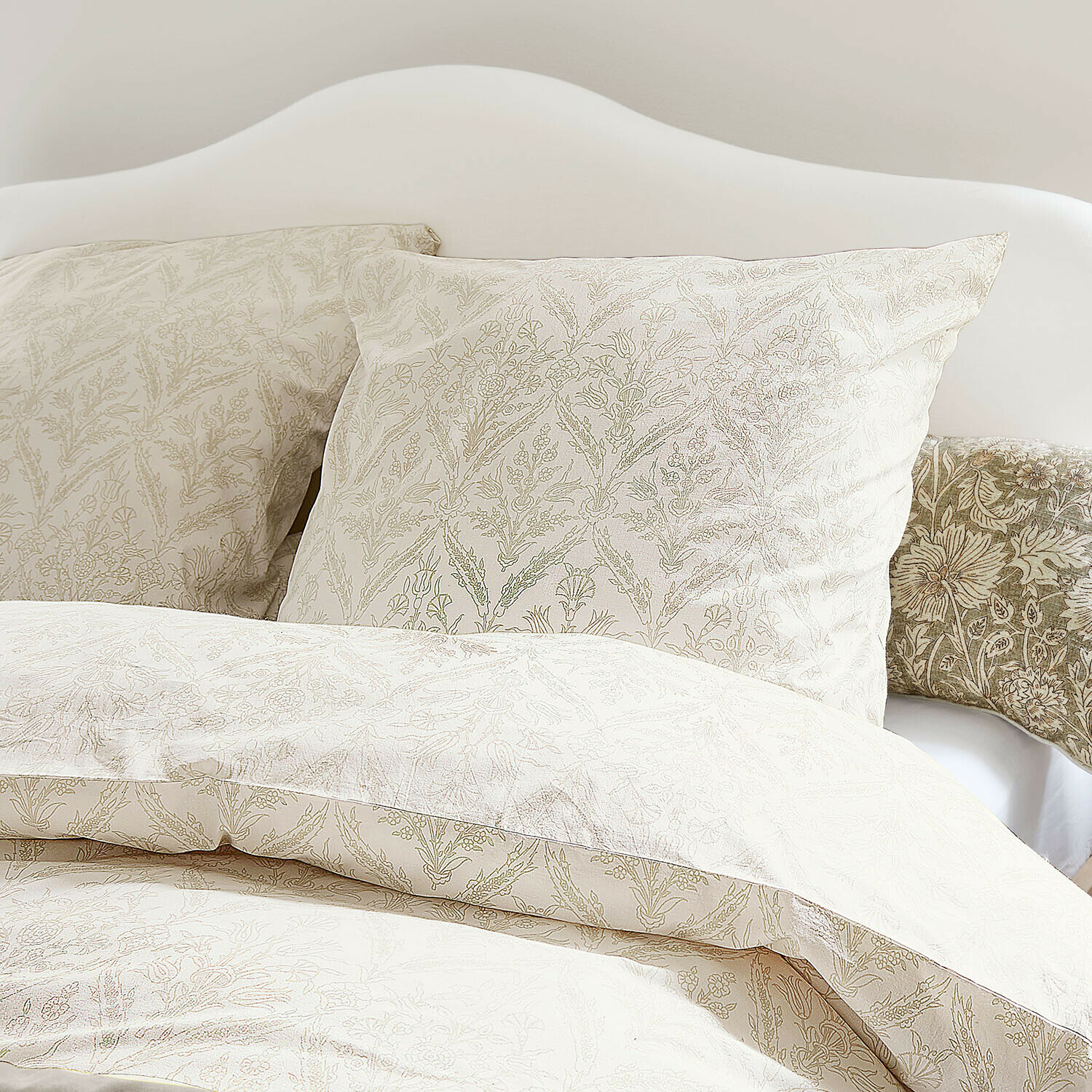 Bettwäsche Jardin Royale Baumwoll-Bettwäsche in Creme mit feinem Blumenmuster, weich und elegant für gemütliches Schlafzimmer