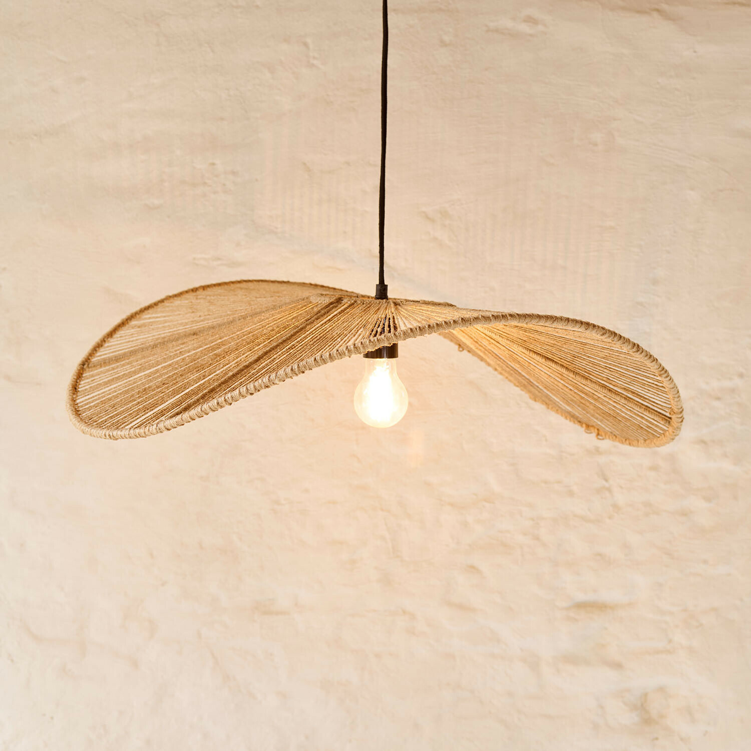 Hängelampe Casamira Hängelampe aus natürlichem beige Seil mit sichtbarer Glühbirne, modernes Wohnlicht