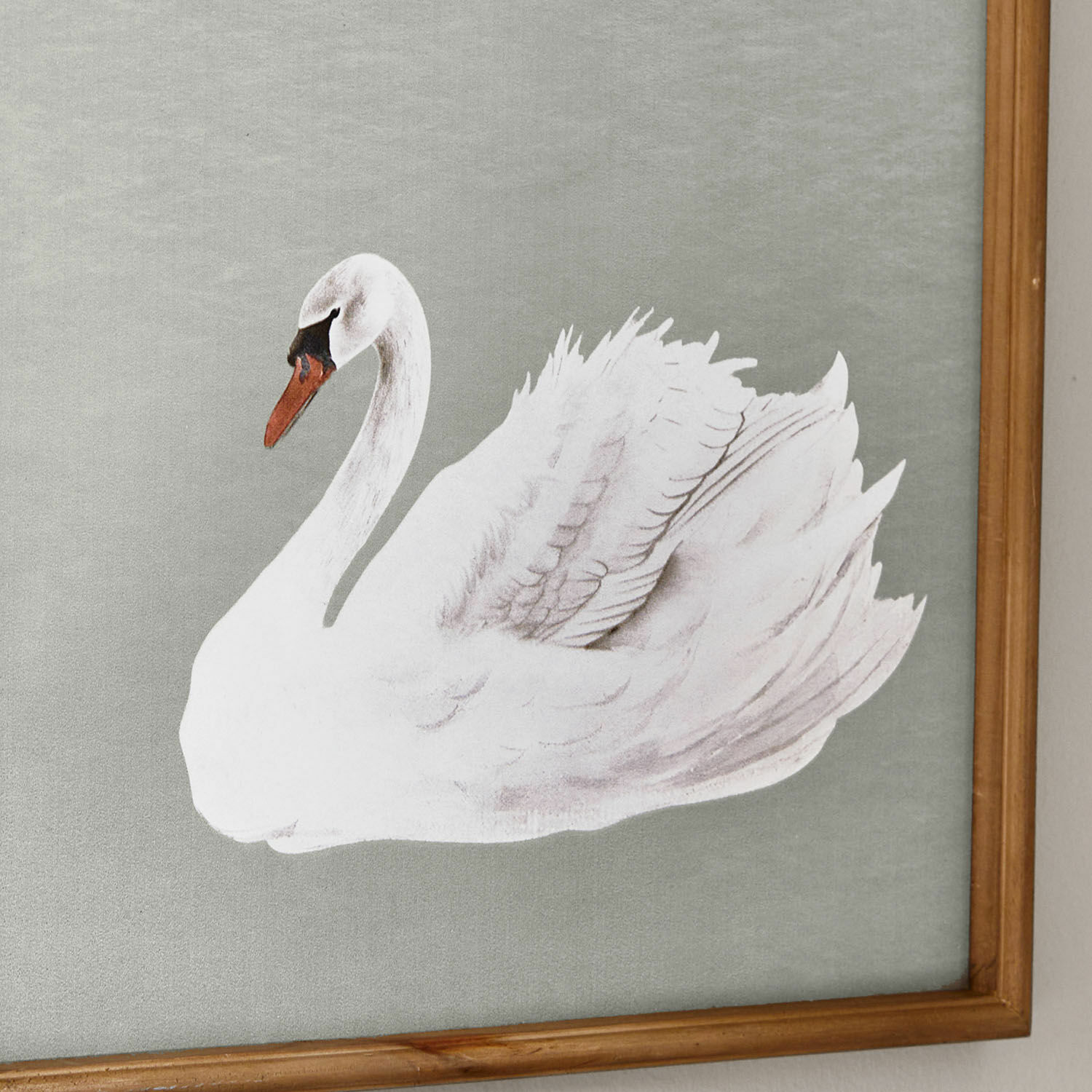 Bild mit weißem Schwan auf grauem Hintergrund in Holzrahmen, stilvolle Wanddekoration