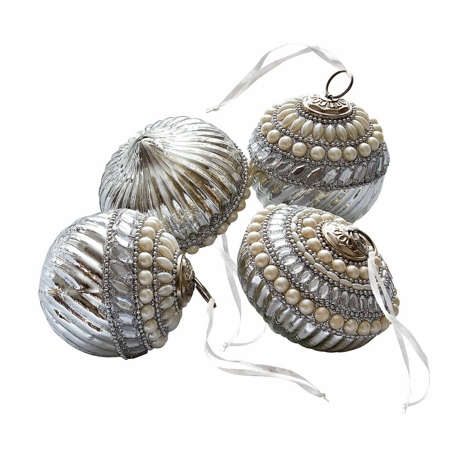 Weihnachtskugel 4er Set Savonelles Set aus vier silbernen Christbaumkugeln mit Perlen- und Kristalldekor, elegante Weihnachtsdekoration