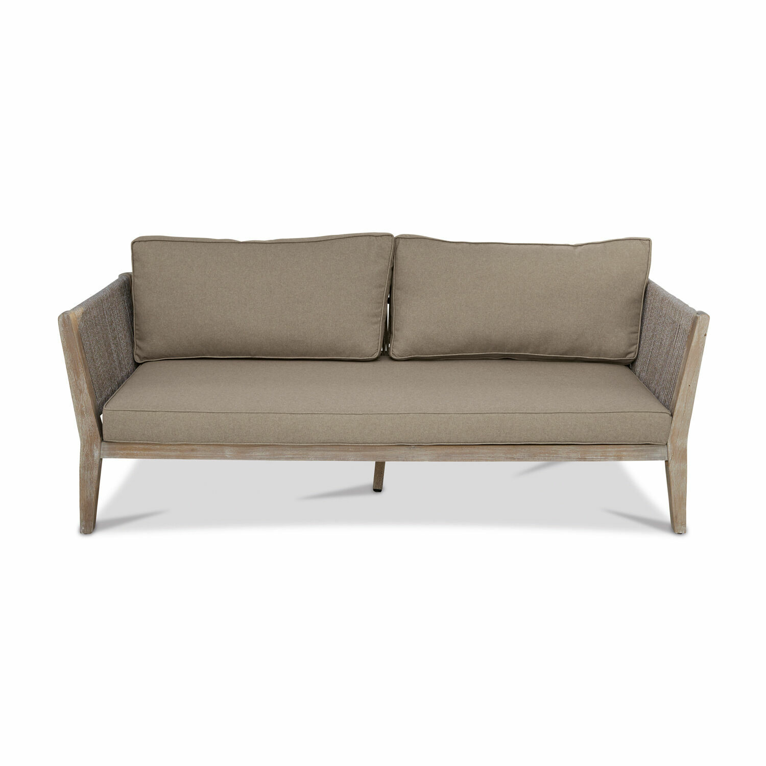 Sofa mit beigem Stoffbezug und rustikalem Holzrahmen für Wohnzimmer