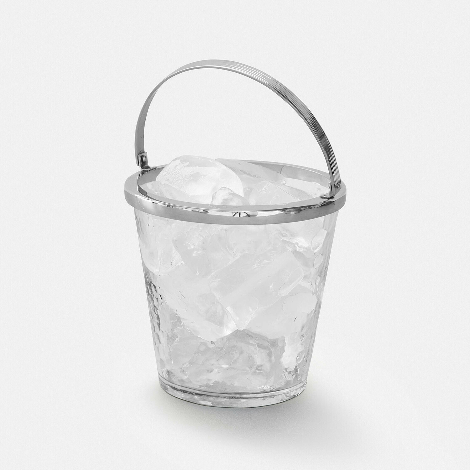 Transparenter Eiseimer mit Metallgriff, ideal zum Servieren von Getränken mit Eis