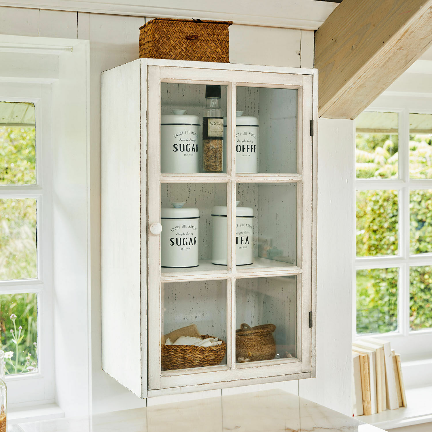 Hängeschrank 2er Set Piavo Weiße hängende Holzvitrine mit Glastür und Behältern für Zucker, Kaffee und Tee