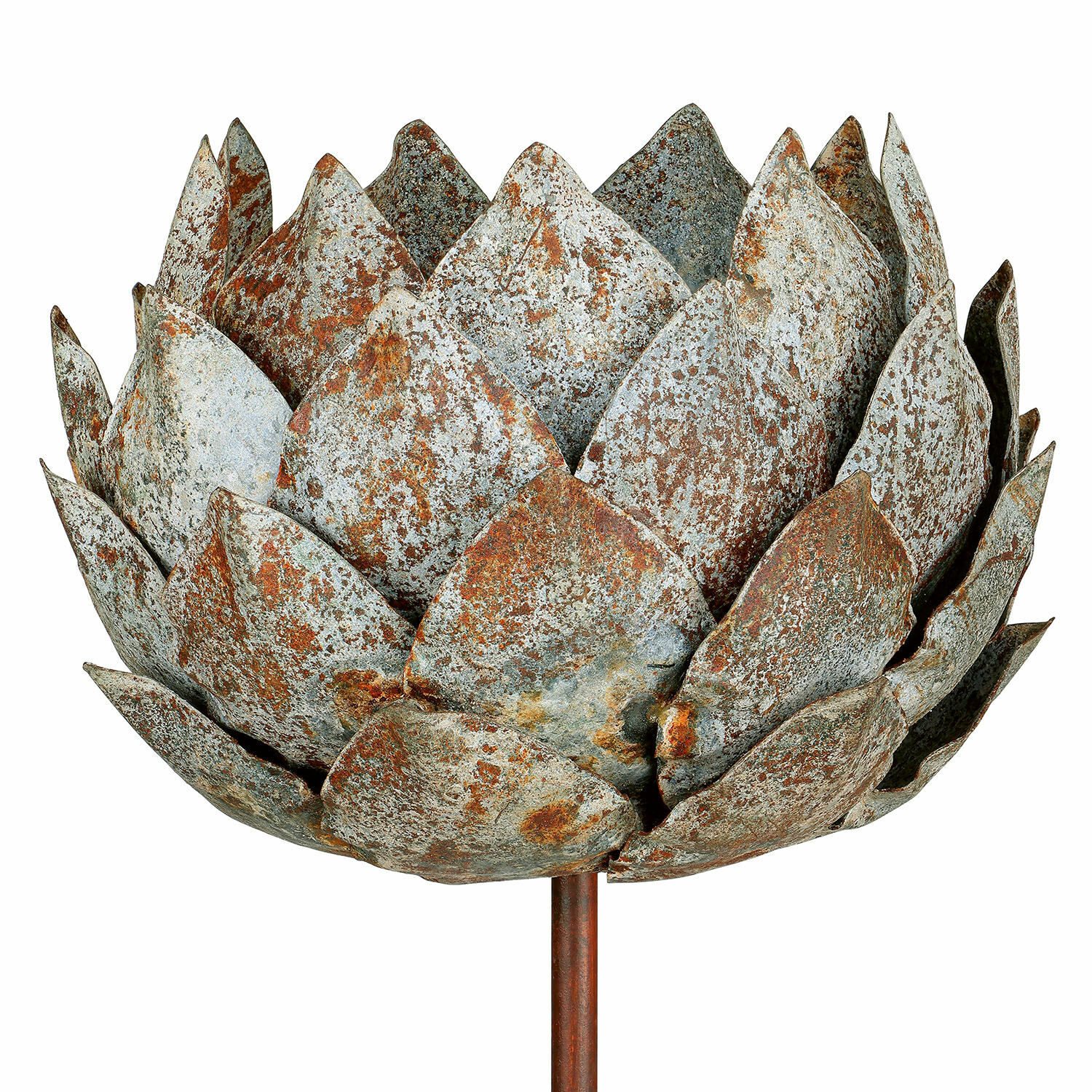 Dekorative Metallblüte mit Rostoptik, Gartenornament mit antikem Effekt