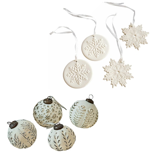 Set aus weißen Weihnachtsanhängern mit Schneeflocken- und Blattmotiven, festliche Christbaumschmuck