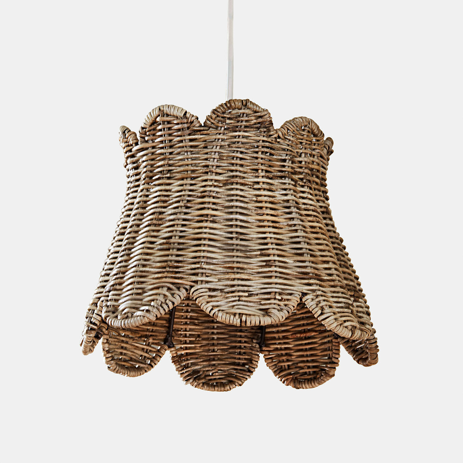 Lampenschirm Chantivelle Hängelampe aus geflochtenem Rattan in natürlichem Braun, dekorativer Lampenschirm für Innenräume