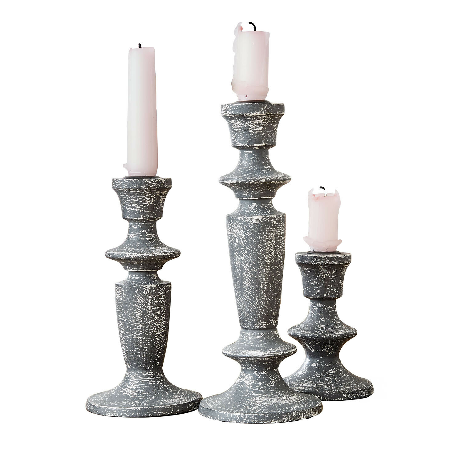 Kerzenständer 3er Set Ténébrelle Set aus drei grauen Kerzenhaltern aus antikem Holz mit rosa Kerzen für Wohnraumgestaltung