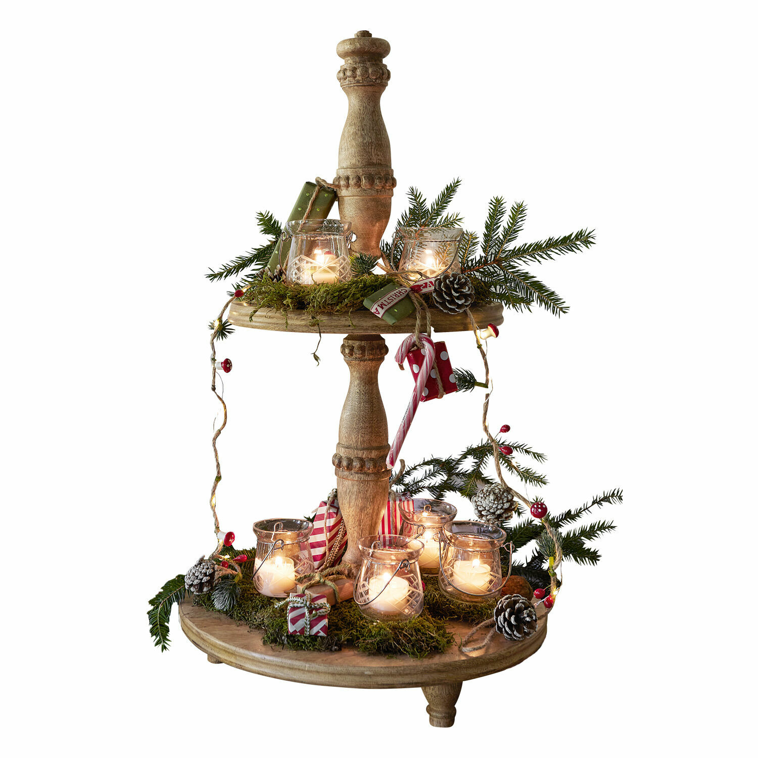 Etagere Ingham Zweistöckige Holz-Weihnachtsdekoration mit Laternen, grünen Zweigen und festlichen Ornamenten beleuchtet