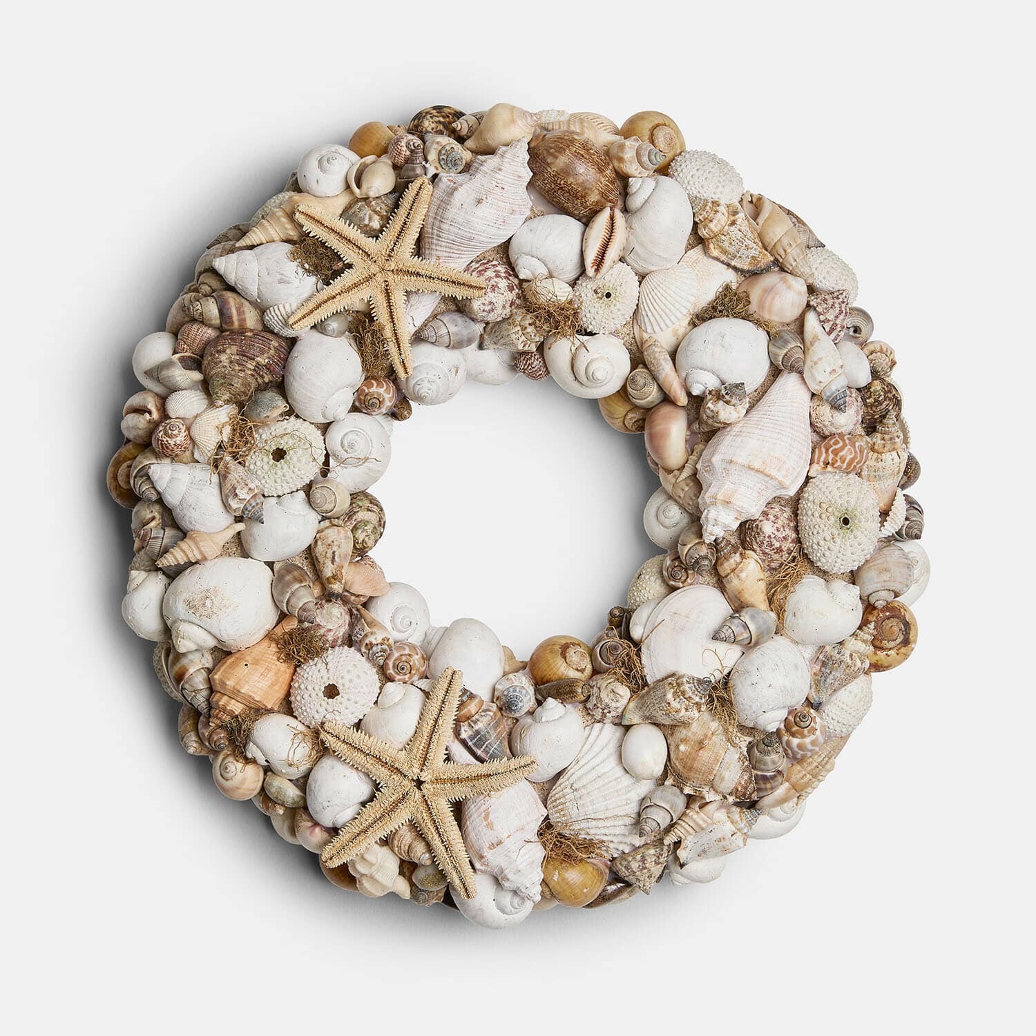 Kranz Enna Dekorativer Kranz aus natürlichen Muscheln und Seesternen in Beige- und Grautönen zur Wanddekoration
