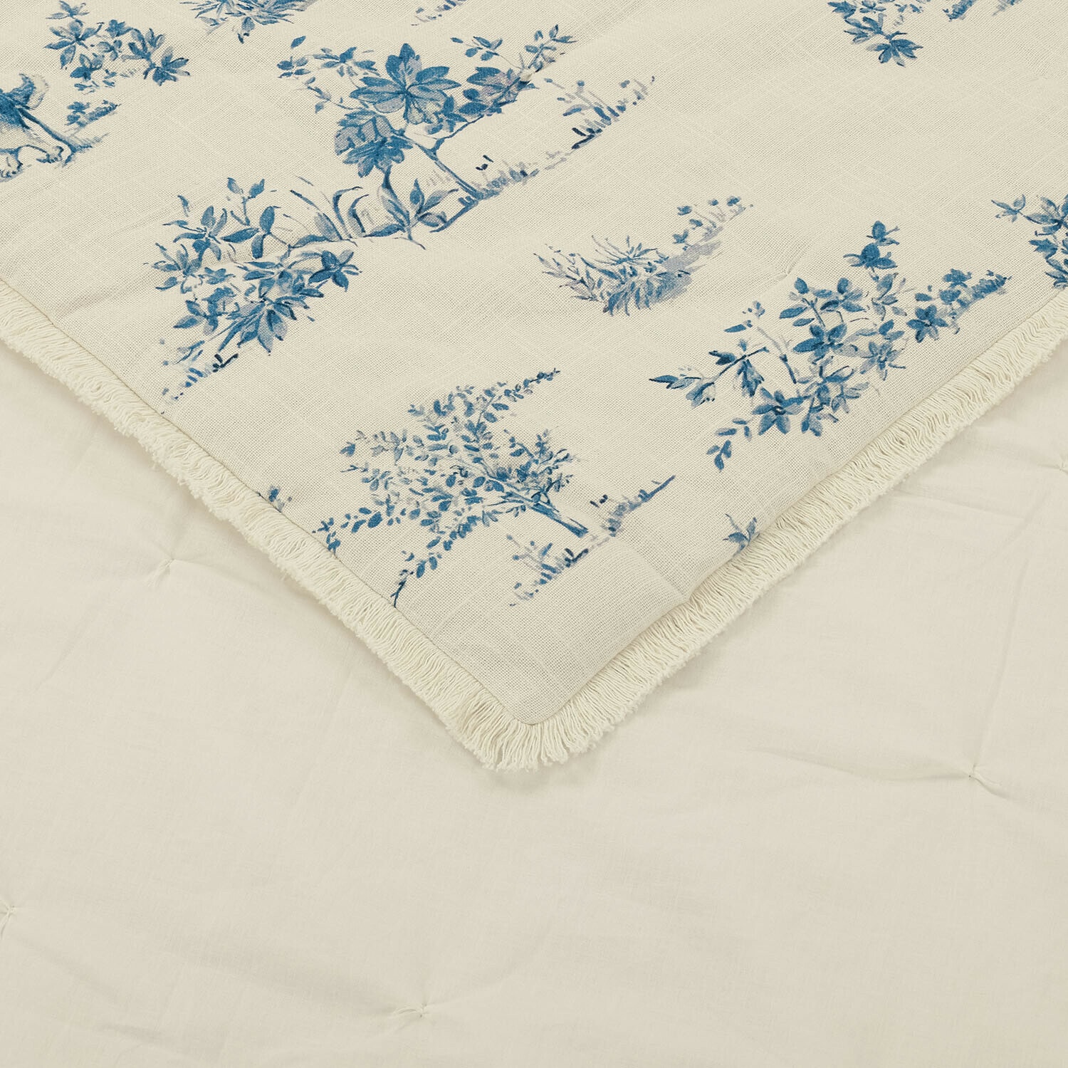 Beige Baumwoll-Tischdecke mit blauem Blumenmuster und Fransen, dekorativer Stoff